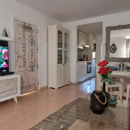 Apartamento Frangipani - With Terrace & Shared Pool *