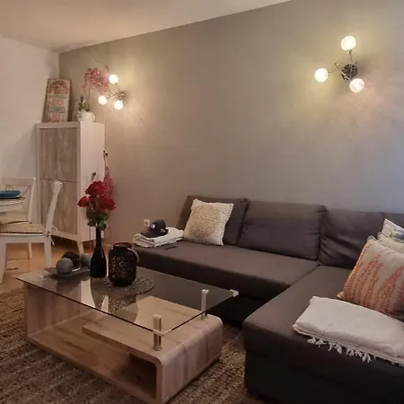 Frangipani - With Terrace & Shared Pool Apartamento Corralejo