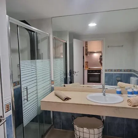 Apartamento Frangipani - With Terrace & Shared Pool