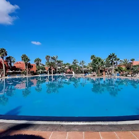 Frangipani - With Terrace & Shared Pool Apartamento