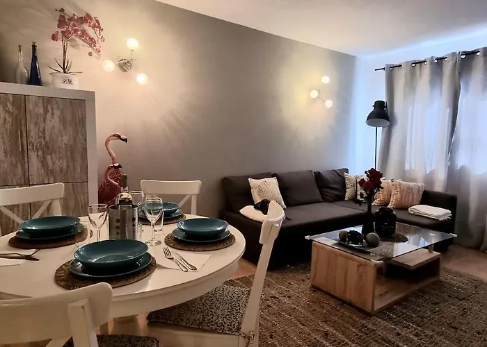 Frangipani - With Terrace & Shared Pool Apartment