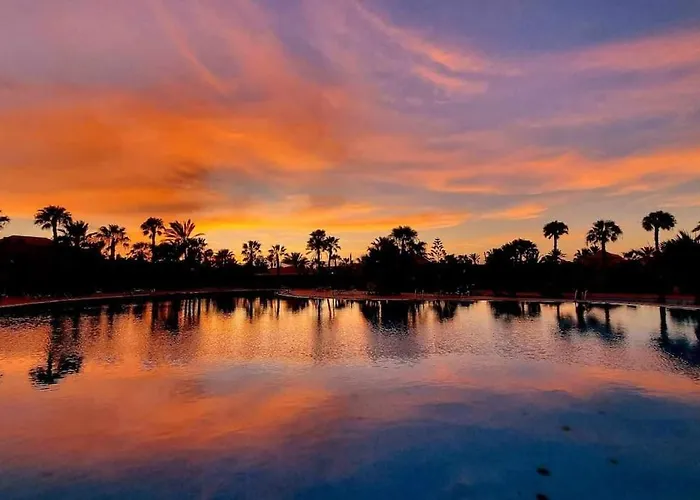 Frangipani - With Terrace & Shared Pool Apartment *