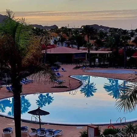 شقة Frangipani - With Terrace & Shared Pool