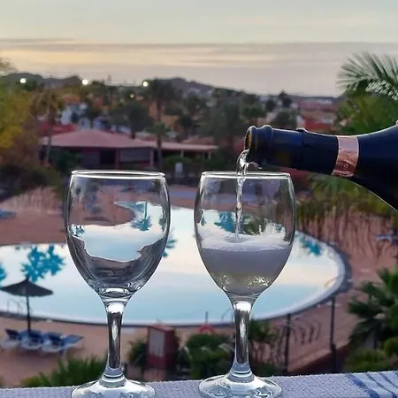 Frangipani - With Terrace & Shared Pool شقة *