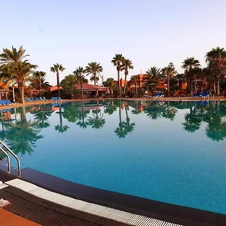 Daire Frangipani - With Terrace & Shared Pool